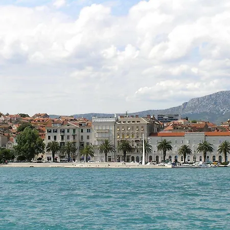 Marjan Hill - Close To Center & Garage Daire *